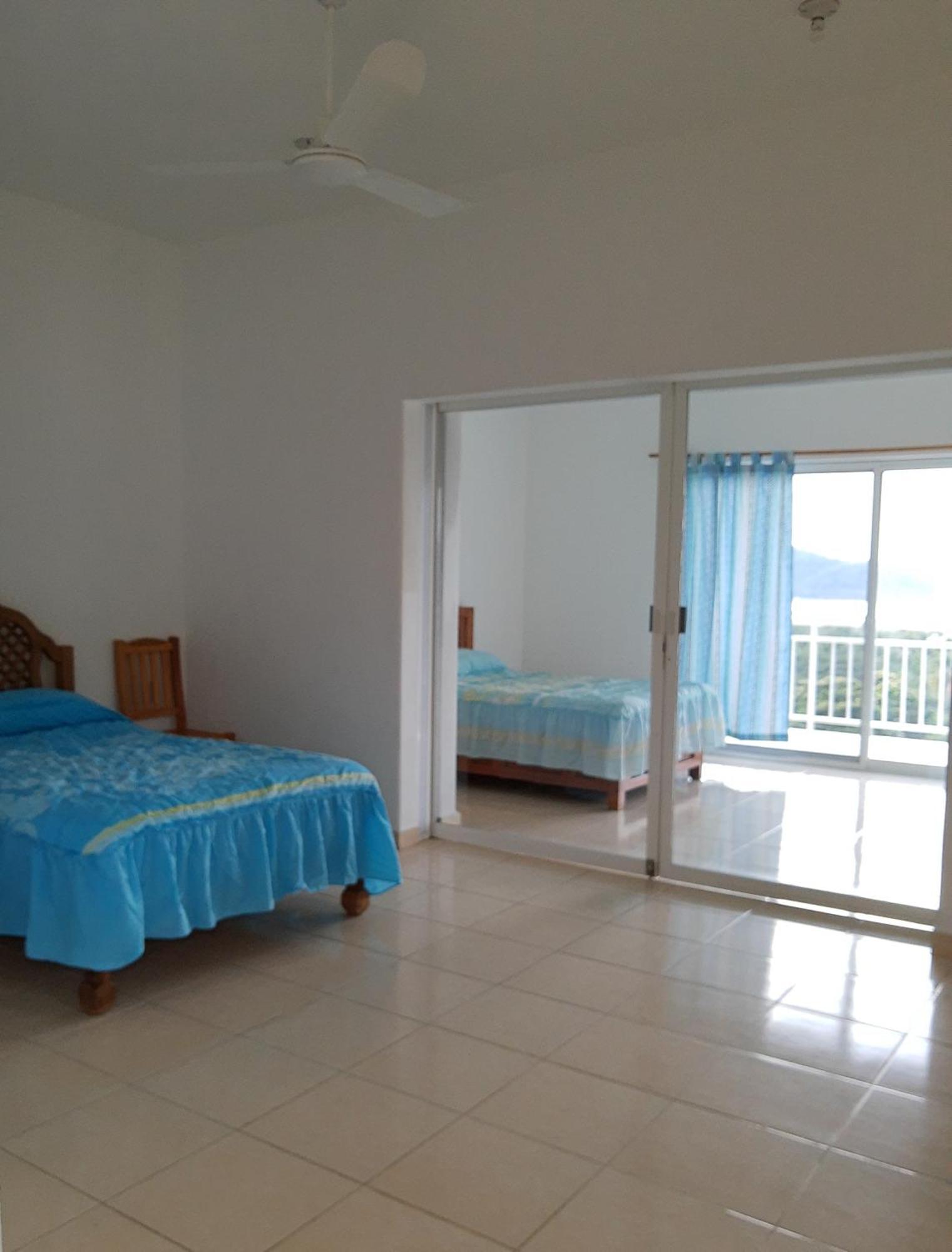 Sunset House Zihuatanejo Aparthotel Room photo
